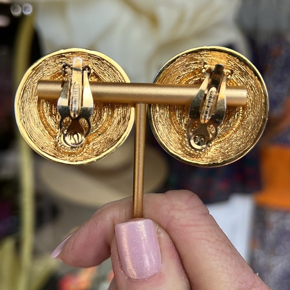 St. John Vintage Gold Tone and Navy Enamel Clip On Earring - Picture 2 of 10